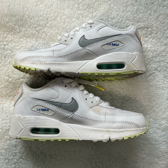 SOLD Nike Air Max - Picture 1 of 4